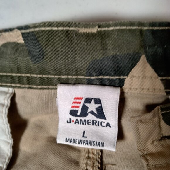 WVU Mountaineers Camo Cargo Shorts J America L Woodland Camouflage West Virginia - Picture 9 of 13